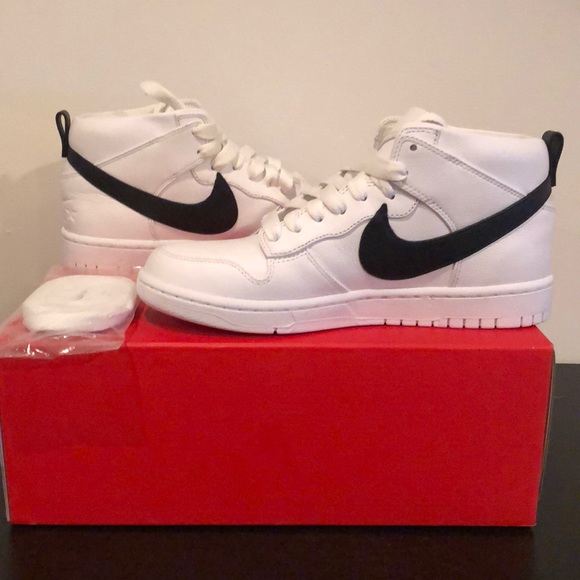 Nike NikeLab x Riccardo Tisci Dunk Lux Chukka RT - Picture 2 of 6